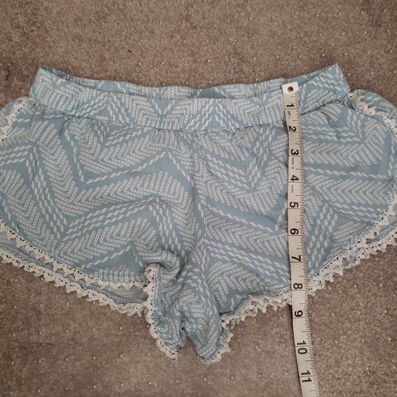 Cute Derek Heart Blue and White shorts - Picture 2 of 10